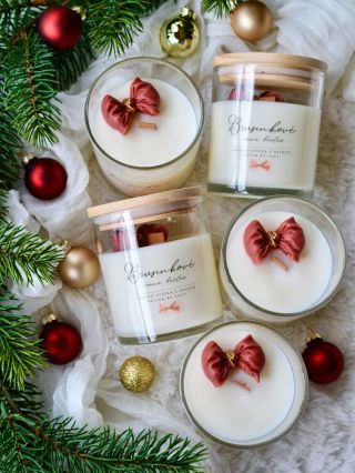 Brusinkové crème brûleé♥️ Kombinace vůní brusinek, vanilky a karamelu🥰🎄 I tato svíčka bude v prodeji v pondělí v 19...